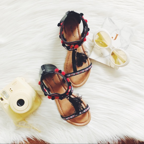 boutique Shoes - ✨ Faux Leather Tribal Sandals in Black